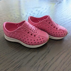 Native toddler shoes size 6t- Robbie pink